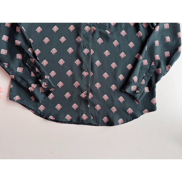 L'ACADEMIE Green Art Deco Shell Print Satin Button Down Shirt Blouse, Size XS - Picture 9 of 12